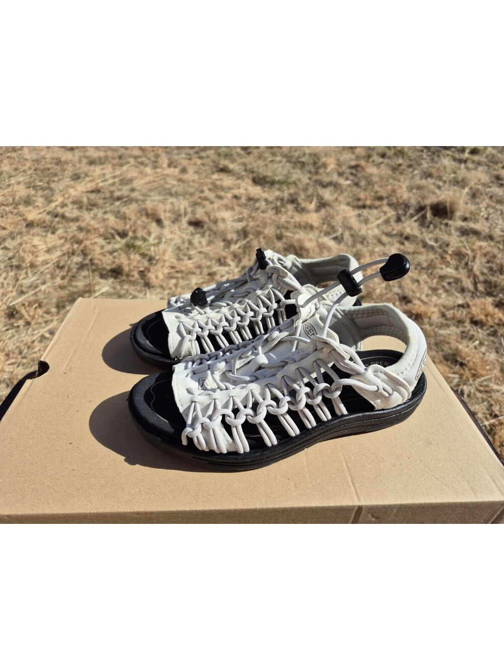 Keen WMNS Uneek White Cap Cornstalk White 1018698 Women's Size 5.5 Grade B RARE